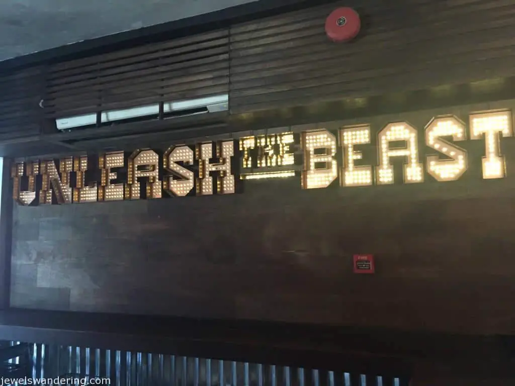 The Beast, Singapore, Restaurants